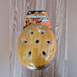 Mongoose Skull Hardshell Helmet 8+ Youth Helmet Brand new